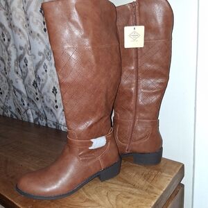 New St. John's Bay Deer Boots